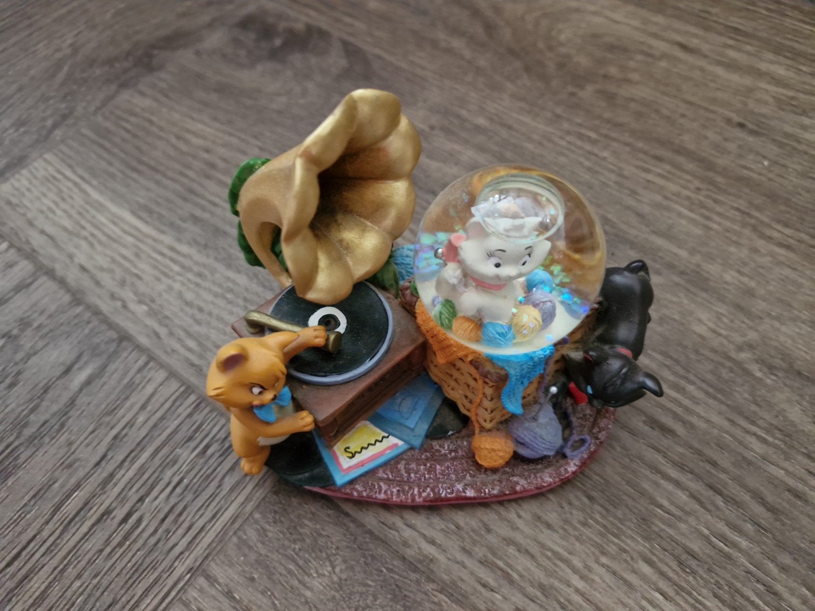 Uniek Disney Aristocats sneeuwbol beeldje begin 2000, Ophalen of Verzenden, Zo goed als nieuw, Beeldje of Figuurtje