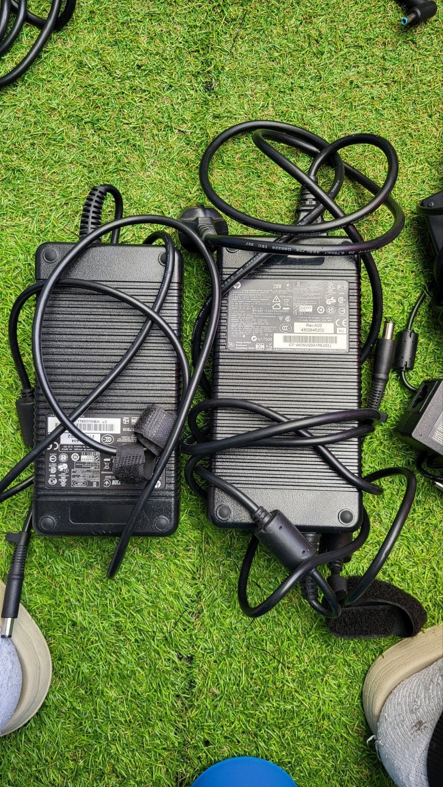 opladers van hp 230 watts, Fietsen en Brommers, Ophalen of Verzenden