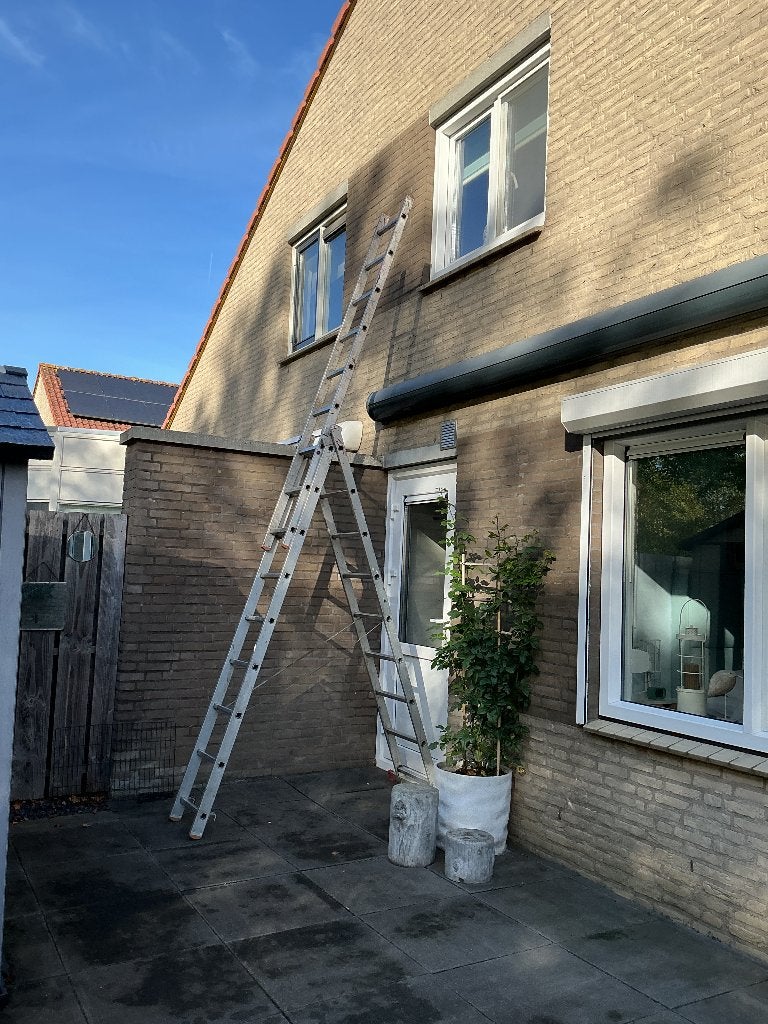 Ladder 3 x 9 treeds met of zonder afstandhouder., Ophalen, Zo goed als nieuw, Ladder, Opvouwbaar of Inschuifbaar