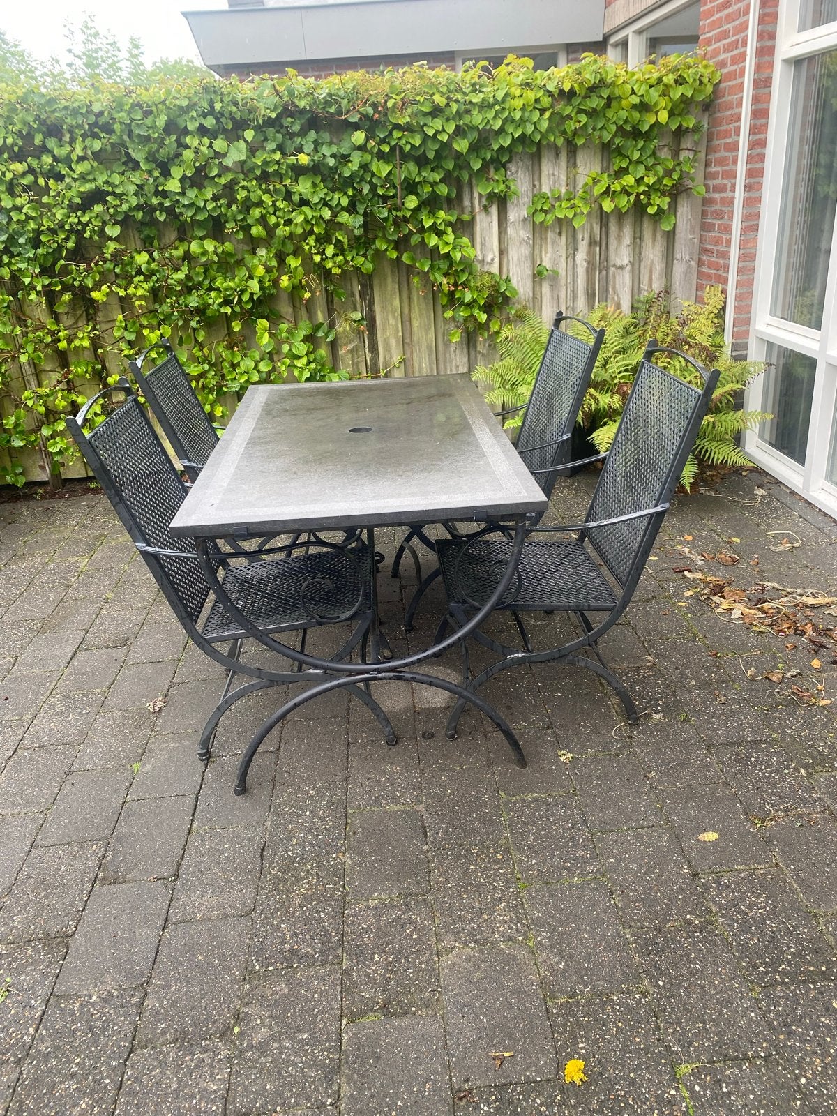 Tuinset: Rechthoekige tafel met 4 stoelen - Gebruikt, Ophalen, Gebruikt, Rechthoekig, Metaal
