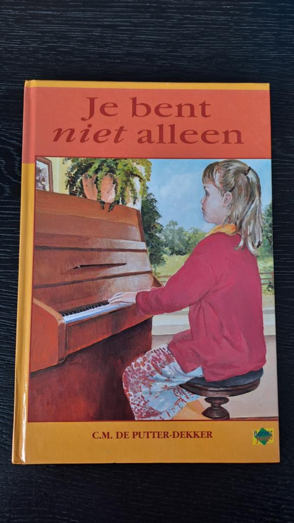 C.M. de Putter-Dekker - Je bent niet alleen, Gelezen, Fictie algemeen, Ophalen of Verzenden, C.M. de Putter-Dekker