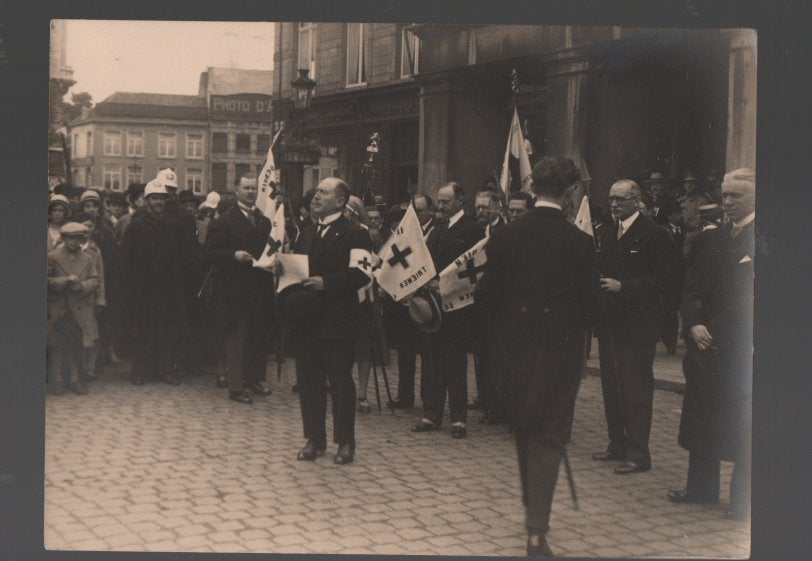 Brussel Rode Kruis foto ELGÉ Bruxelles Rue Henry Villard, Verzamelen, Foto, Zo goed als nieuw, Voor 1940, Buitenland