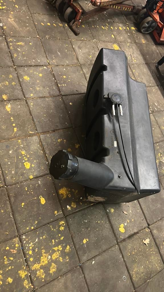 Atego dieseltank 130 liter ongebruikt, Ophalen, ...., ...., Nieuw