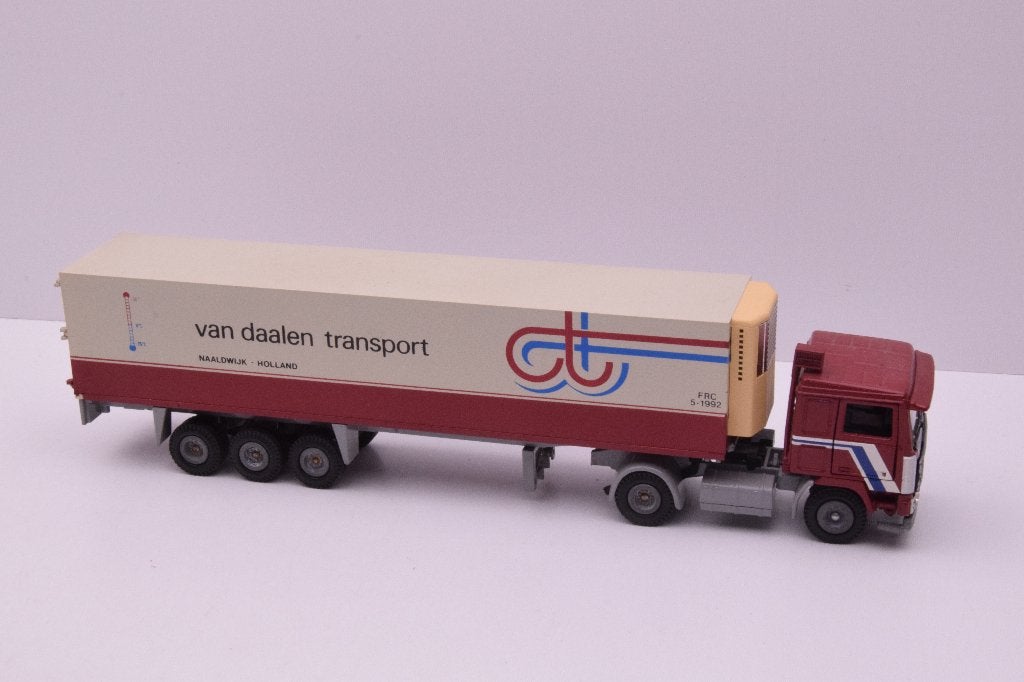 Volvo F12  ''' van Daalen transport Naaldwijk  ''  Tekno, Ophalen of Verzenden, Zo goed als nieuw, Bus of Vrachtwagen, Tekno