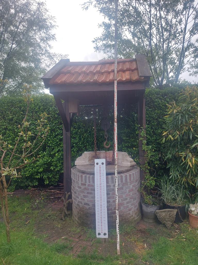 Antieke emaille vloeistof schaal & houten landmeter stok, Ophalen