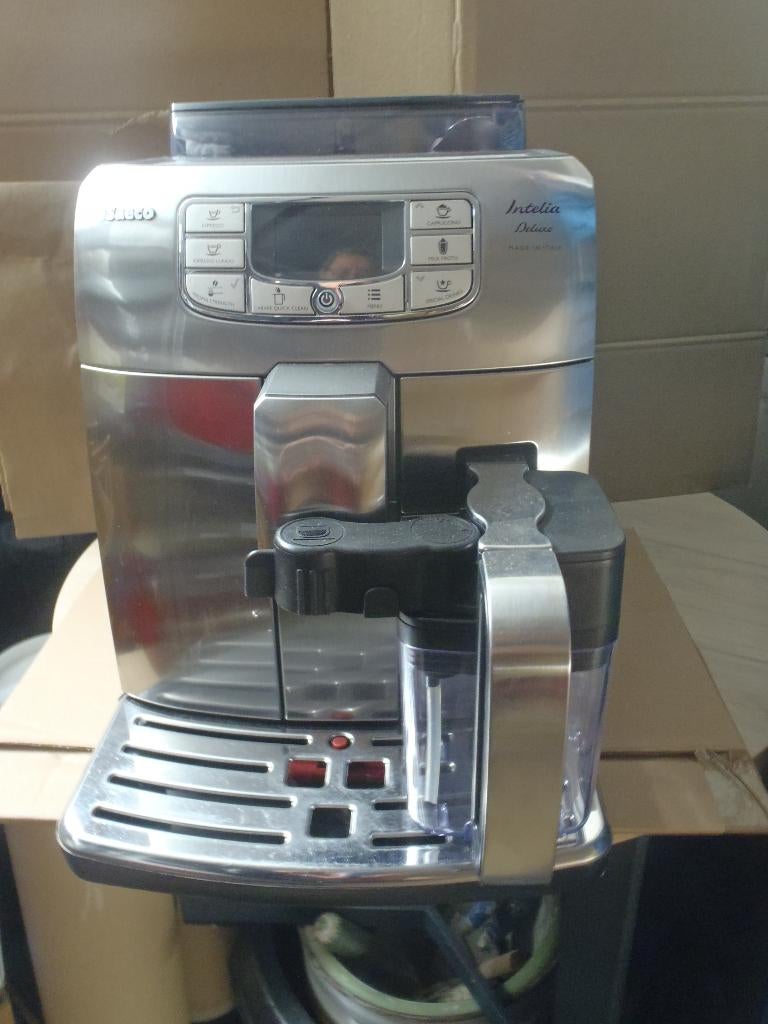 Saeco koffie machine / type --> Intelia de luxe, Gebruikt, Koffiemachine, Ophalen of Verzenden, 2 tot 4 kopjes