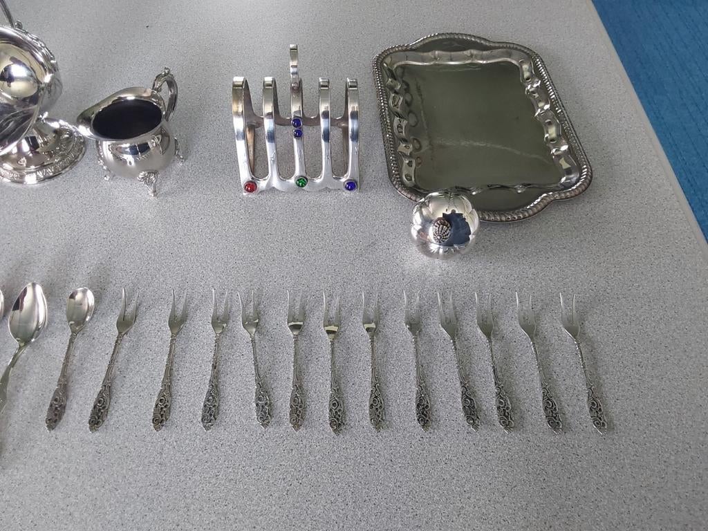 Diverse verzameling zilverwerk: bestek, dienblad, suikerpot, Antiek en Kunst, Antiek | Goud en Zilver, Ophalen, Zilver