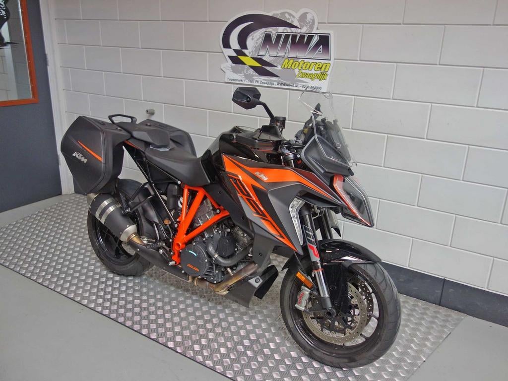 KTM 1290 SUPER DUKE GT, 2 cilinders, KTM, Motorrijbewijs A, Bedrijf