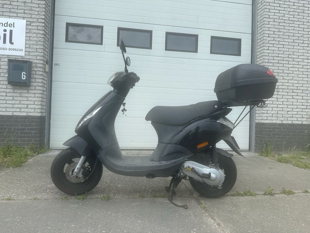 Piaggio zip 2t 50cc., Fietsen en Brommers, Scooters | Overige merken, Maximaal 45 km/u, Niet ingevuld, Zo goed als nieuw, Piaggio zip 2t 50cc.