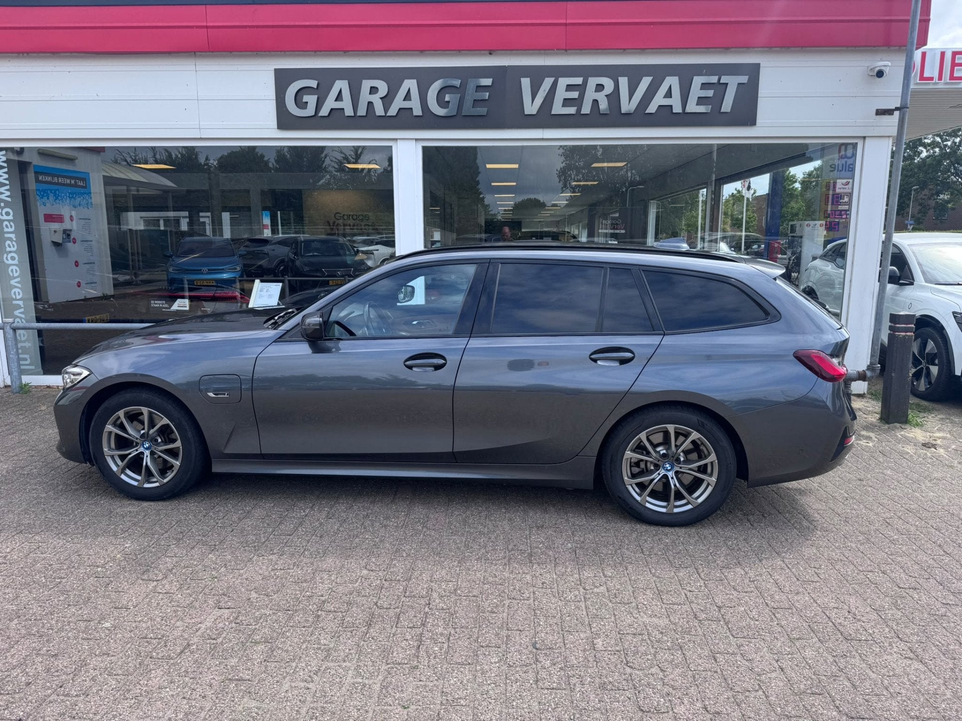 BMW 3 Serie Touring 320e Business Edition Plus (bj 2022), Auto's, Automaat, 1998 cc, Gebruikt, 4 cilinders