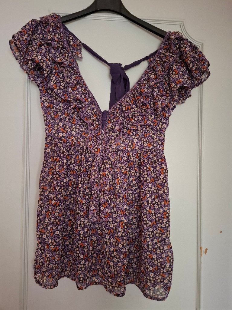Nieuwe paarse blouse met bloemetjes, Kleding | Dames, Blouses en Tunieken, Nieuw, Maat 38/40 (M), Paars, Ophalen of Verzenden