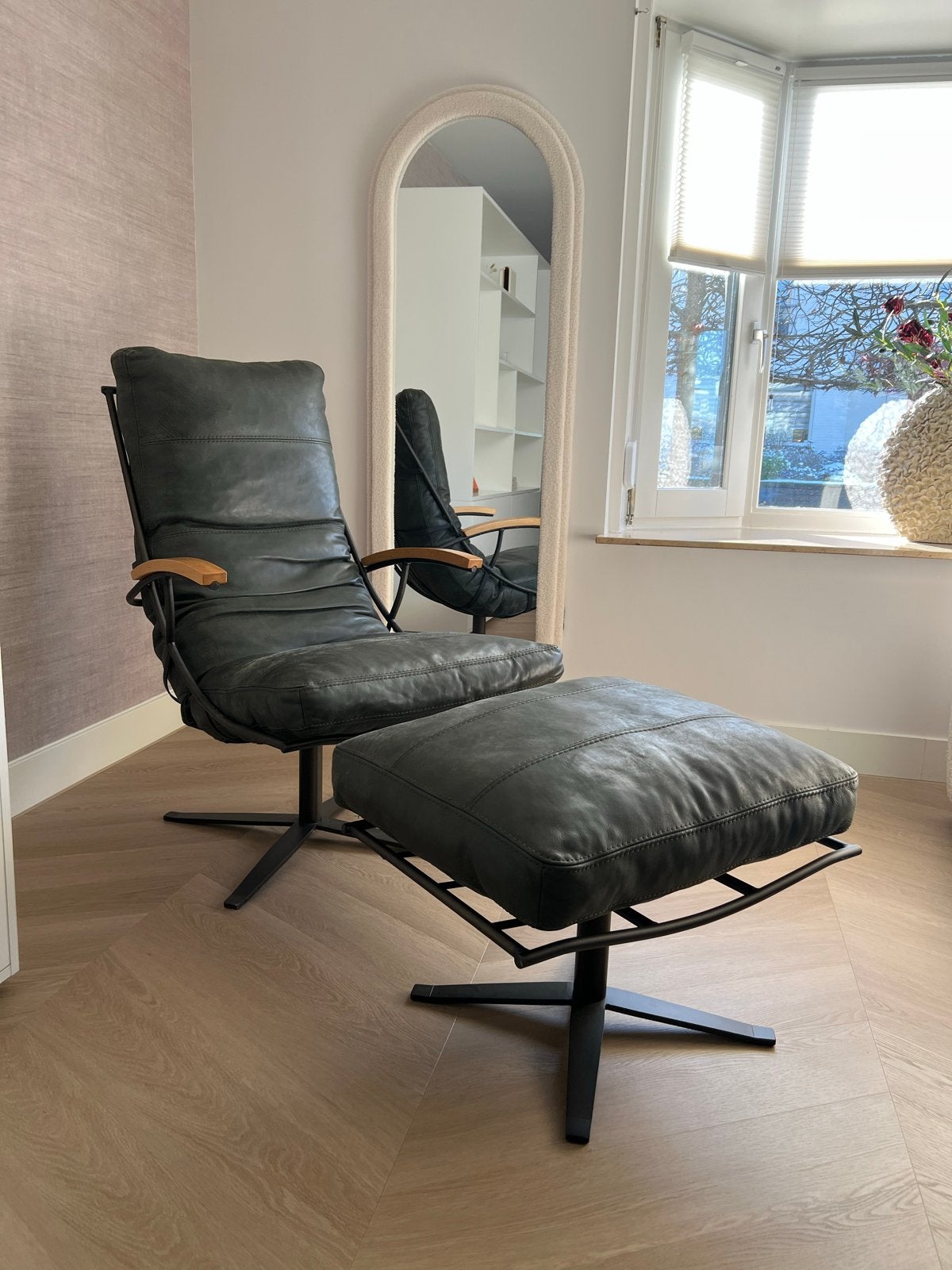 Leren fauteuil met voetenbank - Donkergrijs/Zwart, Ophalen, Zwart, Leer, Zo goed als nieuw