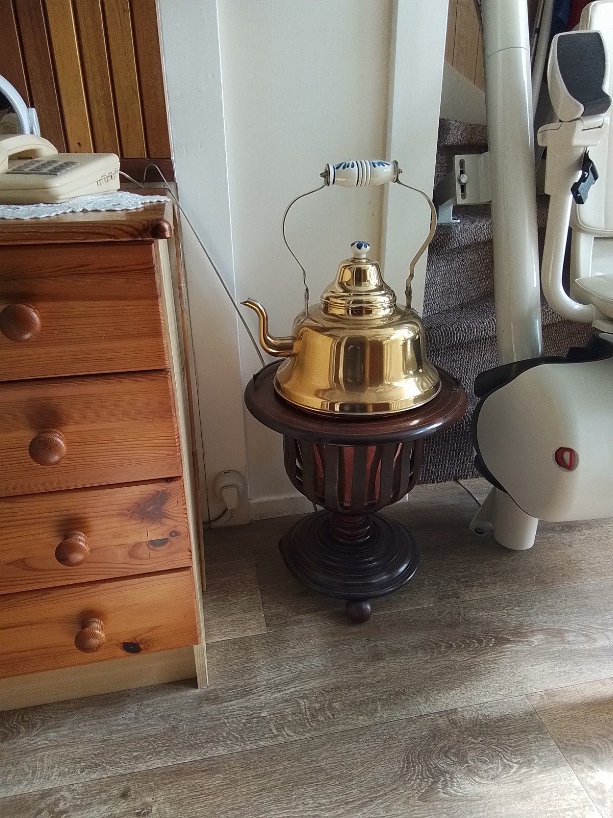 Koperen Thee stoof met ketel en porselijn handvat en knop, Ophalen, Koper