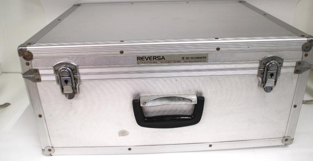 REVERSA 2e hands Koffer, Ophalen, Gebruikt