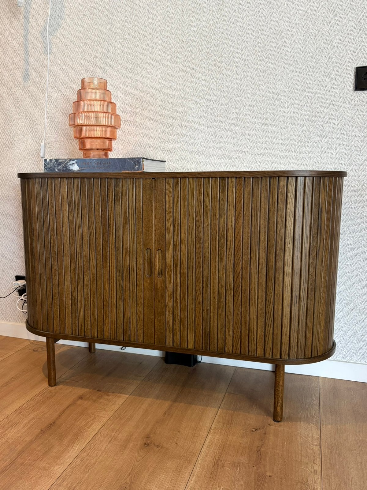 Dressoir ‘LYNGBIG’, Huis en Inrichting, Kasten | Dressoirs, Ophalen, Japandi, Met deur(en), 100 tot 150 cm