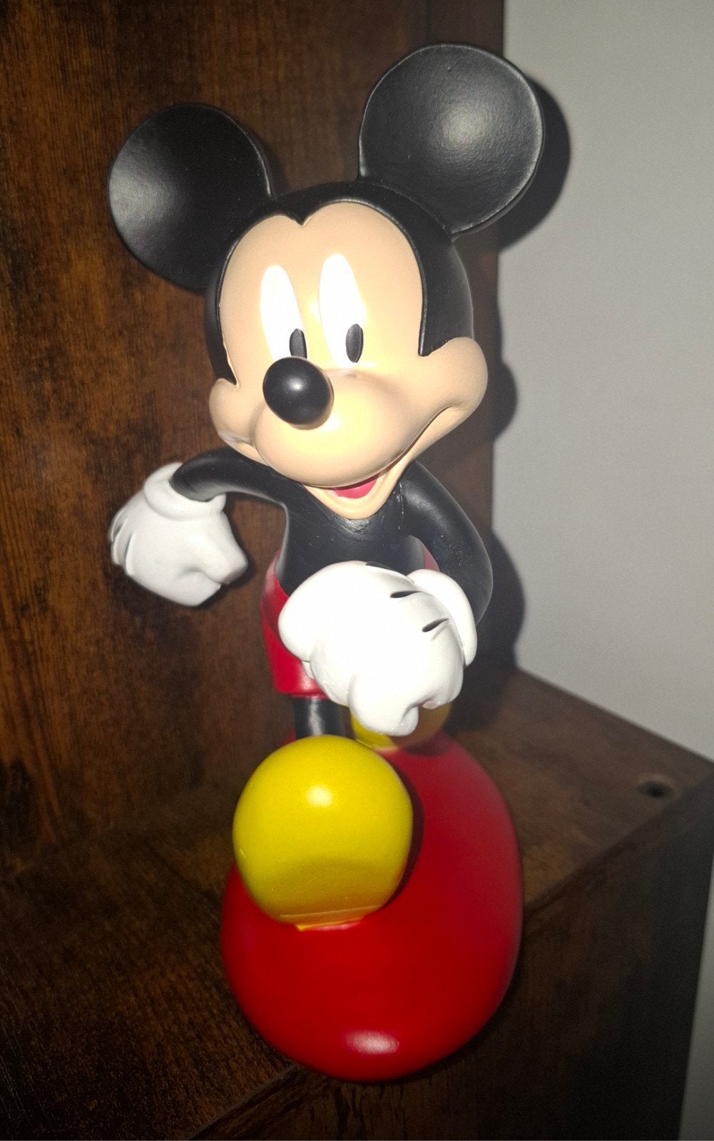 Beeld van Mickey Mouse, Verzamelen, Disney, Ophalen of Verzenden, Mickey Mouse, Zo goed als nieuw, Beeldje of Figuurtje