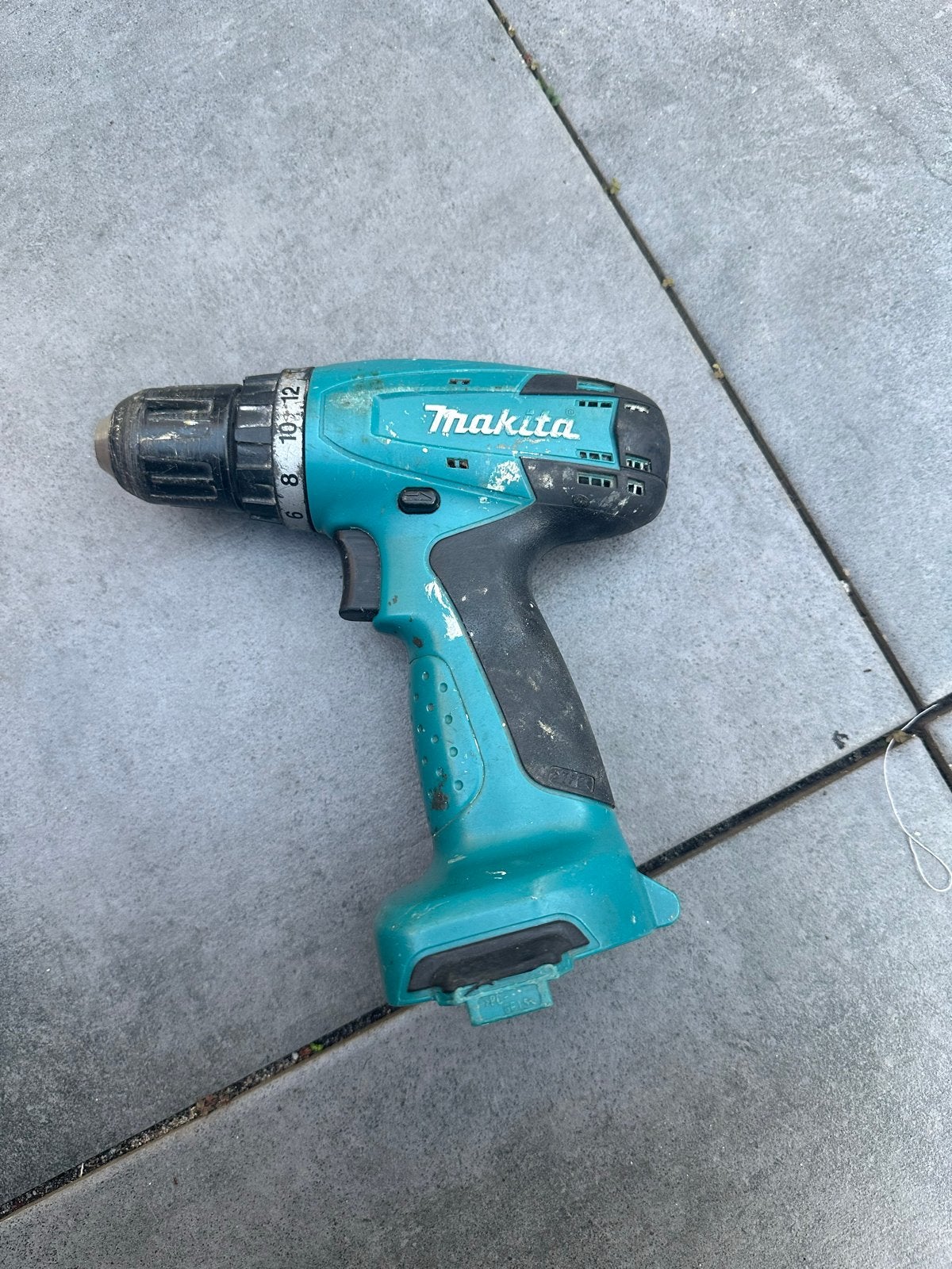 Makita 6271D 12V Accu Boor-/Schroefmachine met Oplader