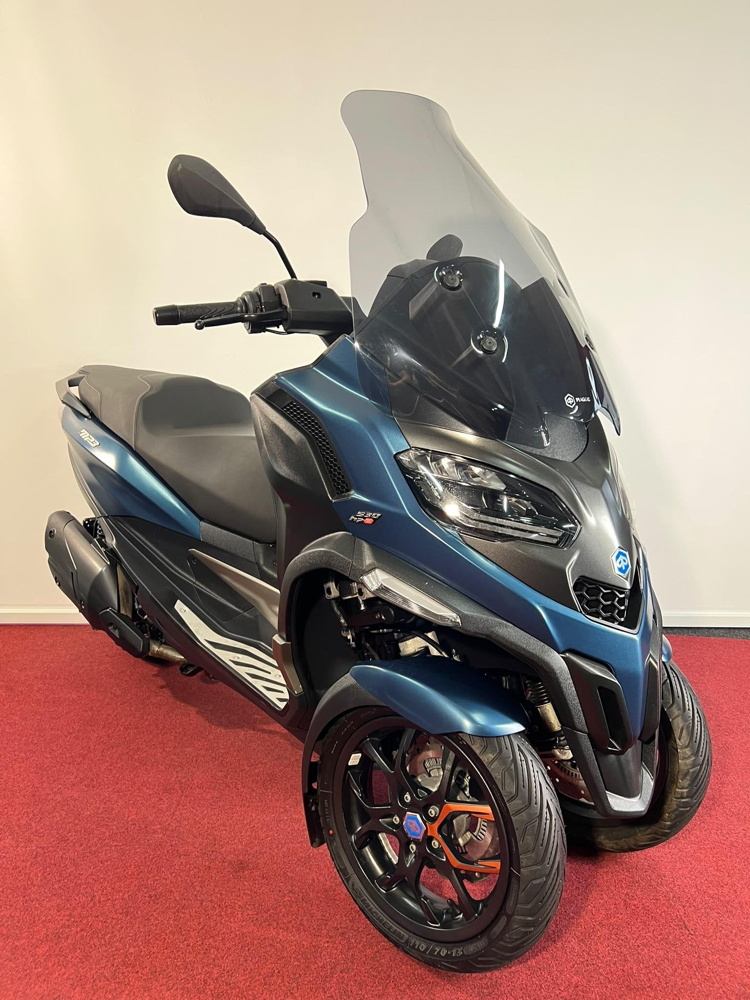 Piaggio MP3 530 HPE Exclusive, Traction Control, Bedrijf, Piaggio Vespa B.V., Minervum 7272
4817 ZM  Breda, NL