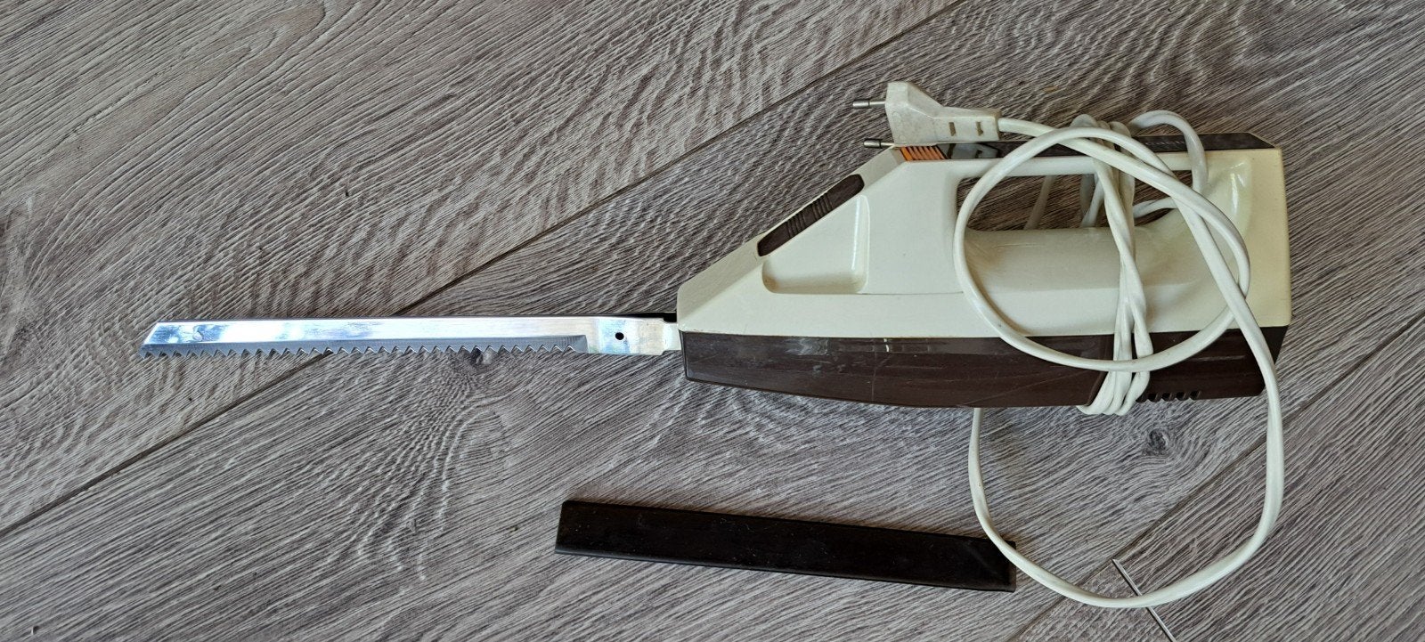 Electrisch mes, Ophalen