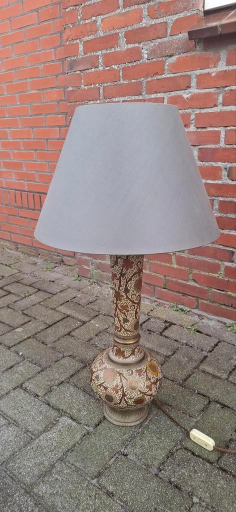 Oriëntaalse rijk versierde lamp, Ophalen