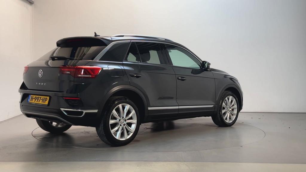 Volkswagen T-Roc 1.5 TSI 150pk Sport LED Panoramadak Camera, Voorwielaandrijving, Stof, Origineel Nederlands, Bedrijf