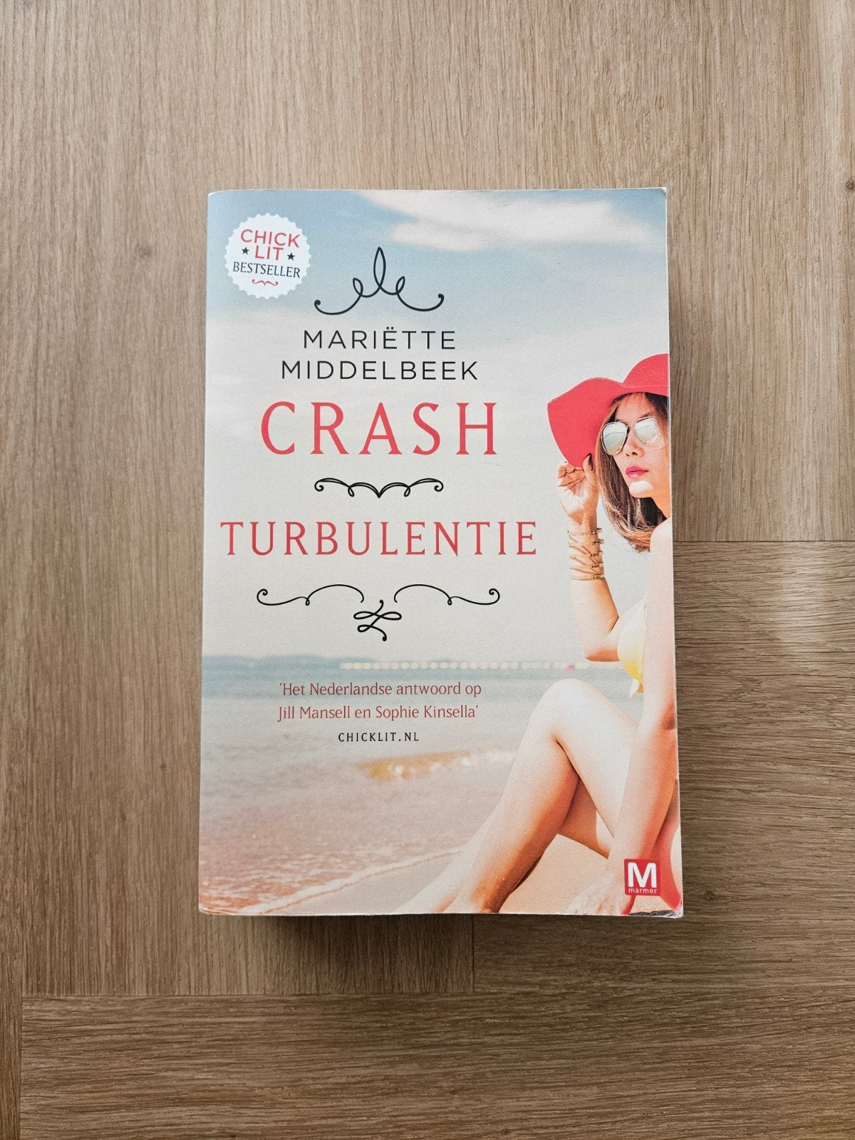 Mariëtte Middelbeek - Crash & Turbulentie (Chicklit), Boeken, Chicklit, Ophalen of Verzenden, Gelezen, Mariëtte Middelbeek