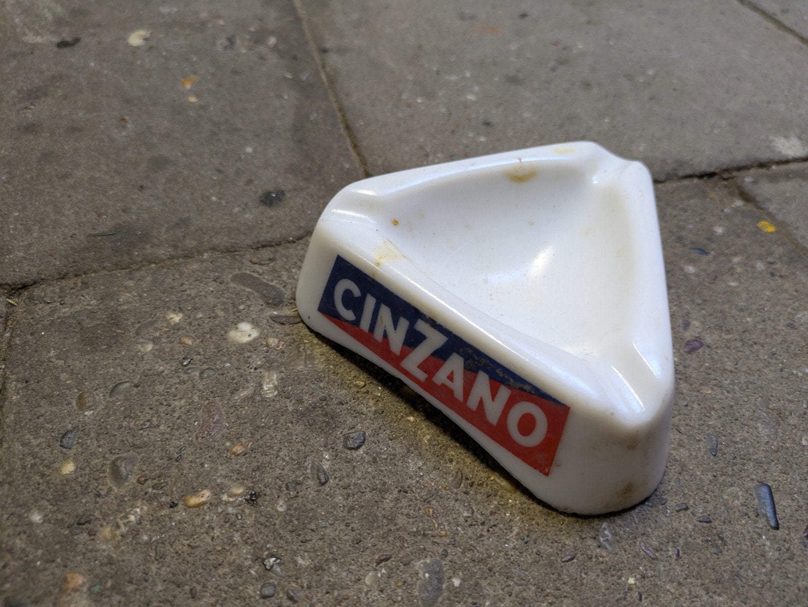 Asbak Vintage Jaren 70 Cinzano Mancave Asbak Porselein, Verzamelen, Ophalen