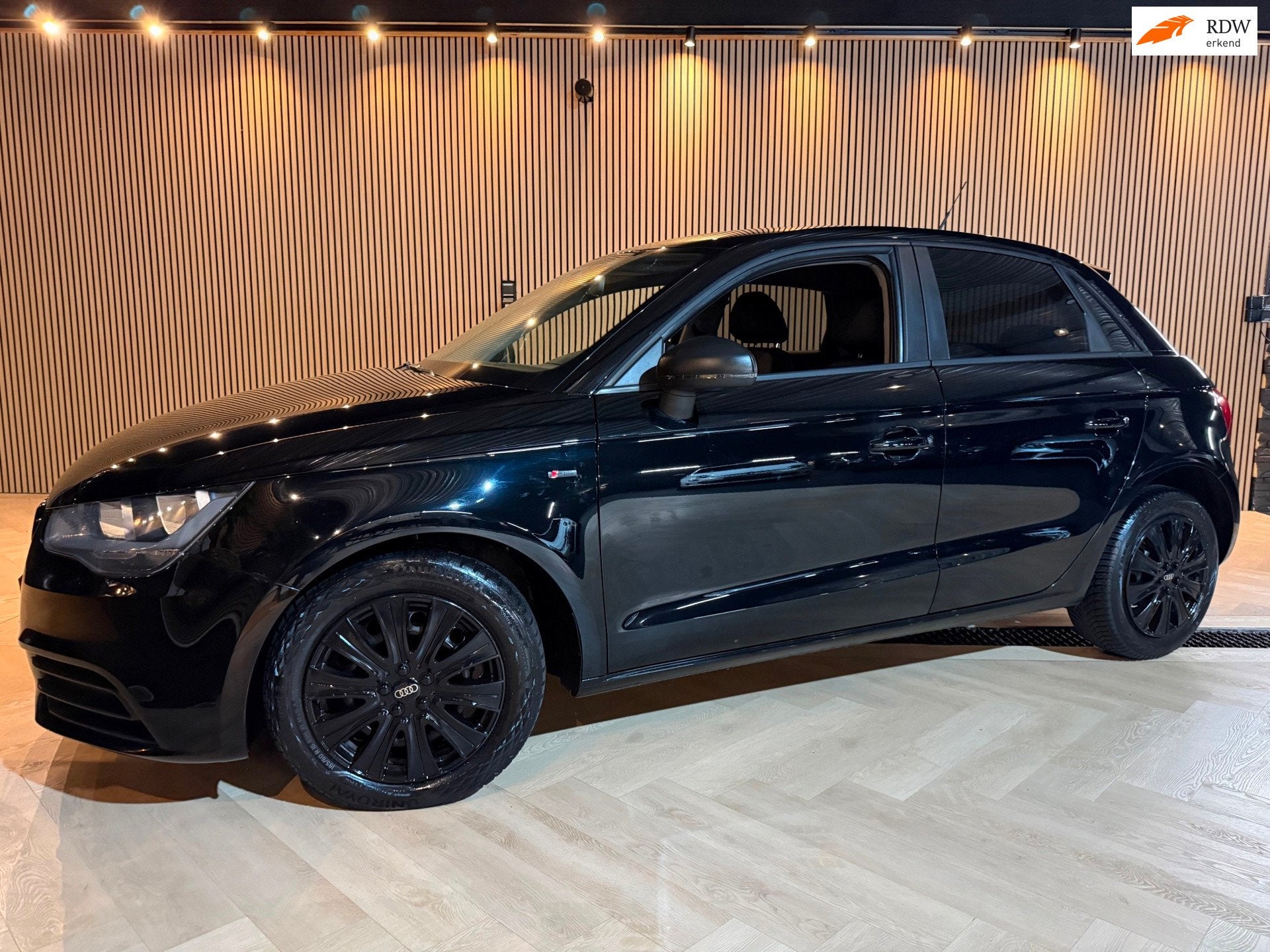 Audi A1 Sportback 1.2 TFSI S-Line | Black on Black | Airco |, Auto's, Audi, Voorwielaandrijving, Zwart, 4 stoelen, Zwart