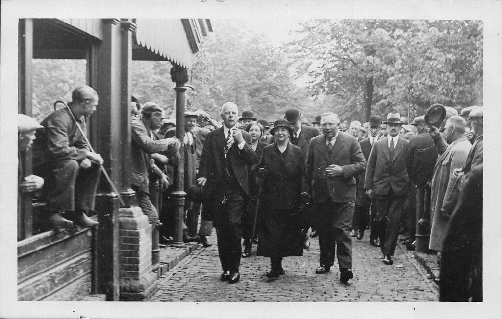 Leeuwarden FOTOKAART - Koninklijk bezoek jun i 1934, Ophalen of Verzenden, 1920 tot 1940, Ongelopen, Friesland