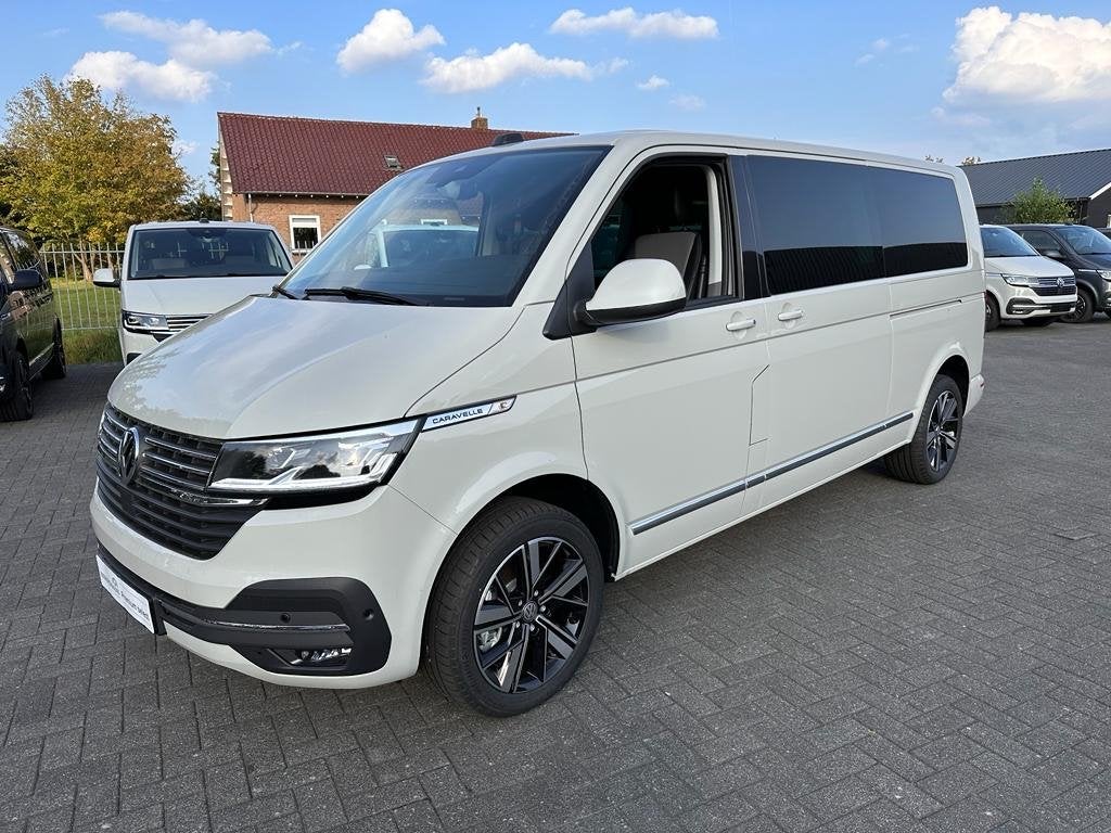 VW Caravelle Highline 204 PK DSG LWB BTW 35.000 km, 4 cilinders, 2500 kg, Diesel, 1968 cc