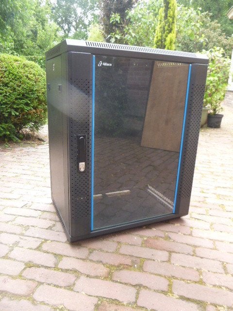 19 inch serverkast/patchkast met glazen voordeur, Computers en Software, Routers en Modems, Zo goed als nieuw, Ophalen