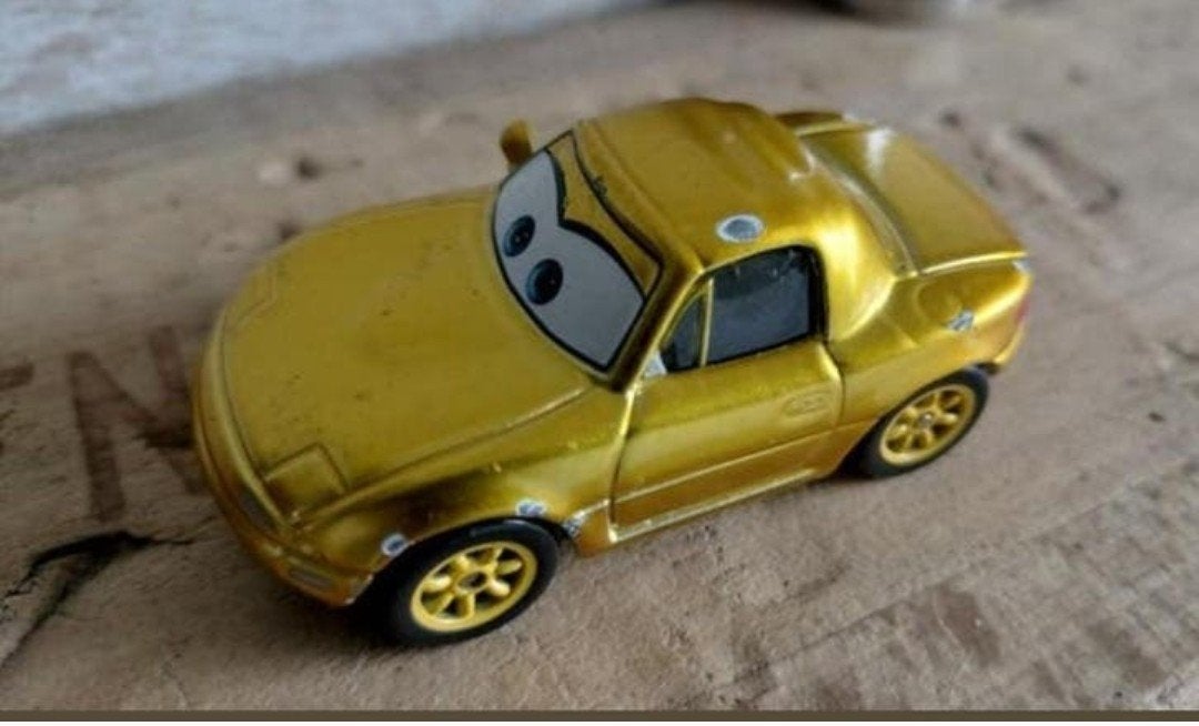MAZDA MIATA MX5 ,1/43, CARS DISNEY PIXAR, Hobby en Vrije tijd, Modelauto's | 1:43, Ophalen of Verzenden, Gebruikt, Auto, Overige merken