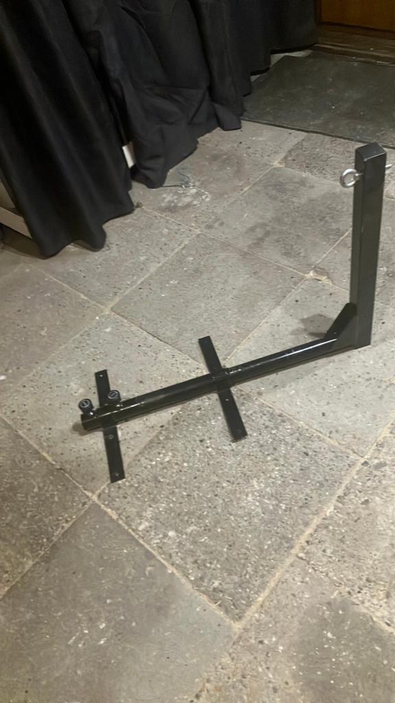 Stevige bokszak muurbeugel / ophangbeugel zwart staal, Verzenden, Gebruikt, Bokszak