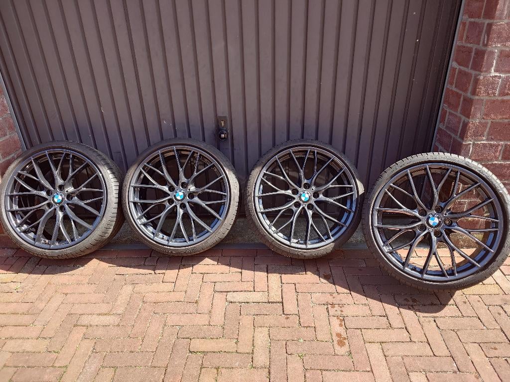 BMW - Origineel Breedset 20 inch 405M Performance F-serie, Auto-onderdelen, Banden en Velgen, Ophalen, Gebruikt, 255 mm, Band(en)