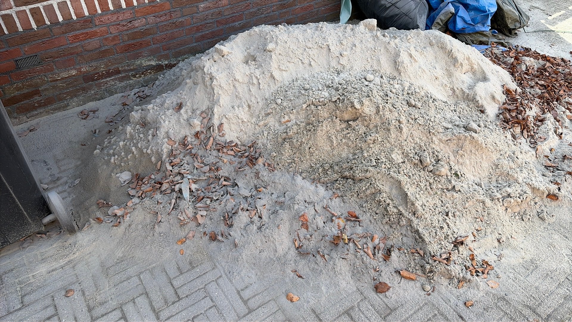 Bestratingszand, Ophalen, Zo goed als nieuw