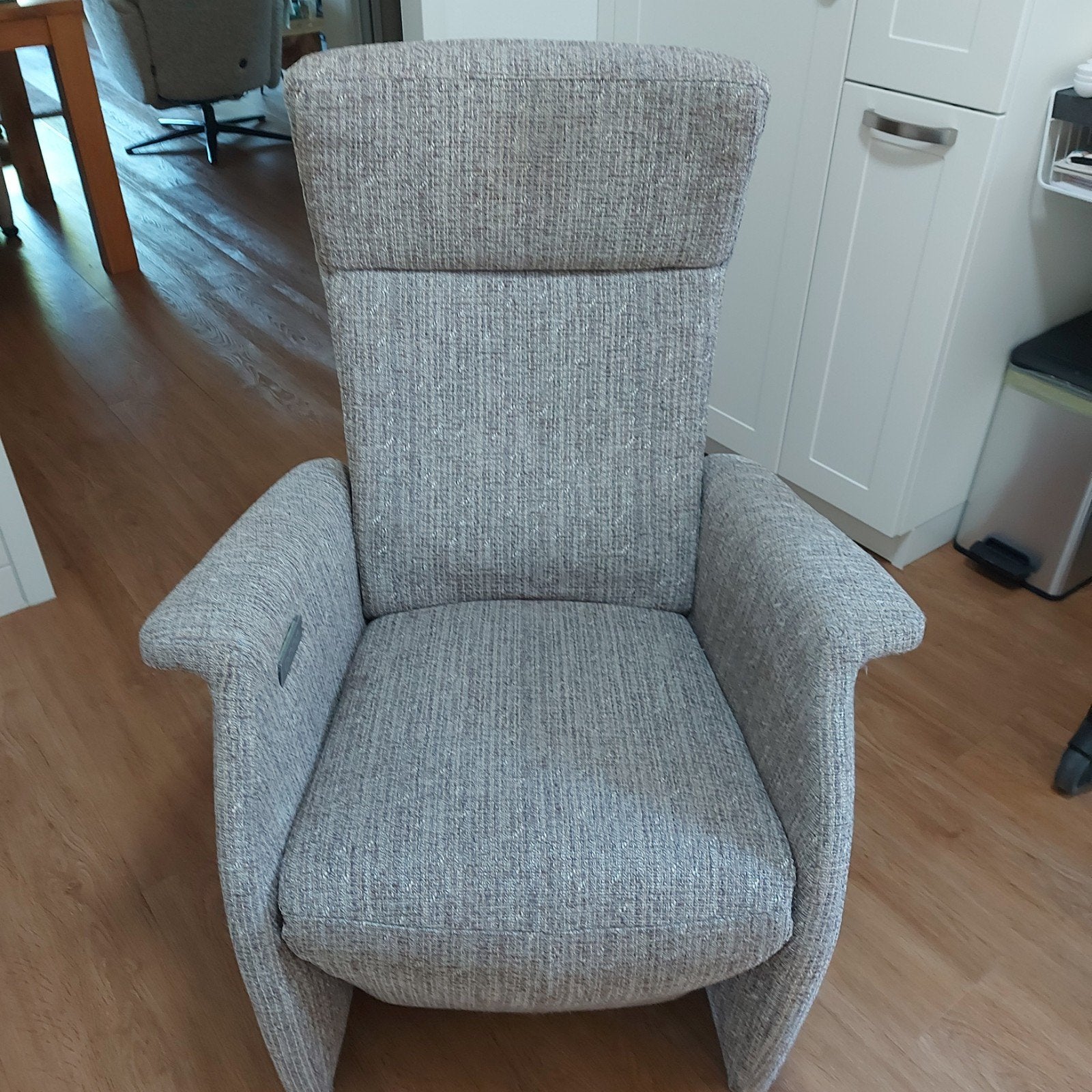 Comfortabele relaxstoel, bruin/beige, voeteind defect, Huis en Inrichting, Fauteuils, Gebruikt, 75 tot 100 cm, Ophalen of Verzenden