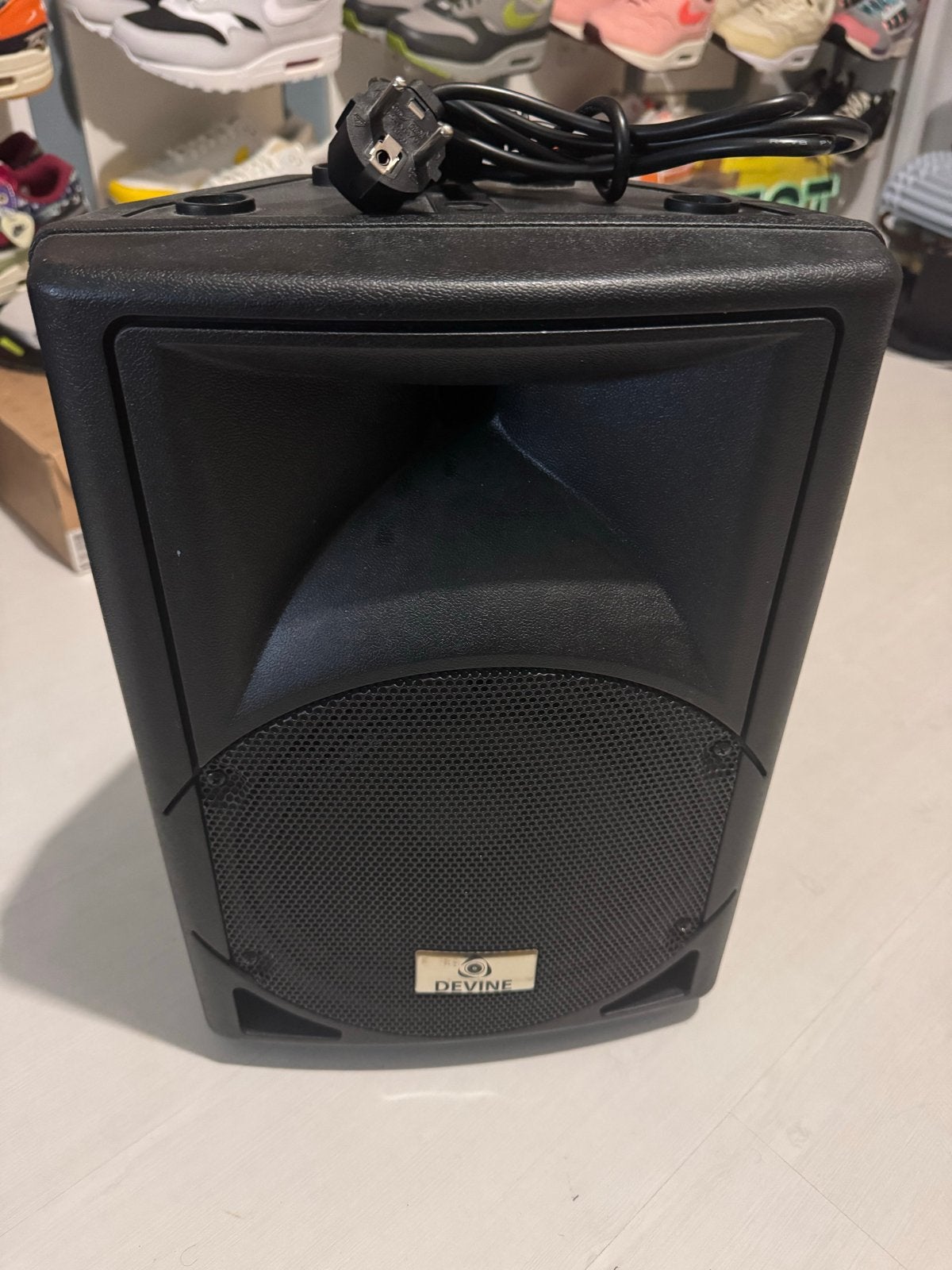 Devine Artis 8a actieve speaker, Studiomonitor, AUX-ingang, Zo goed als nieuw, 60 tot 120 watt