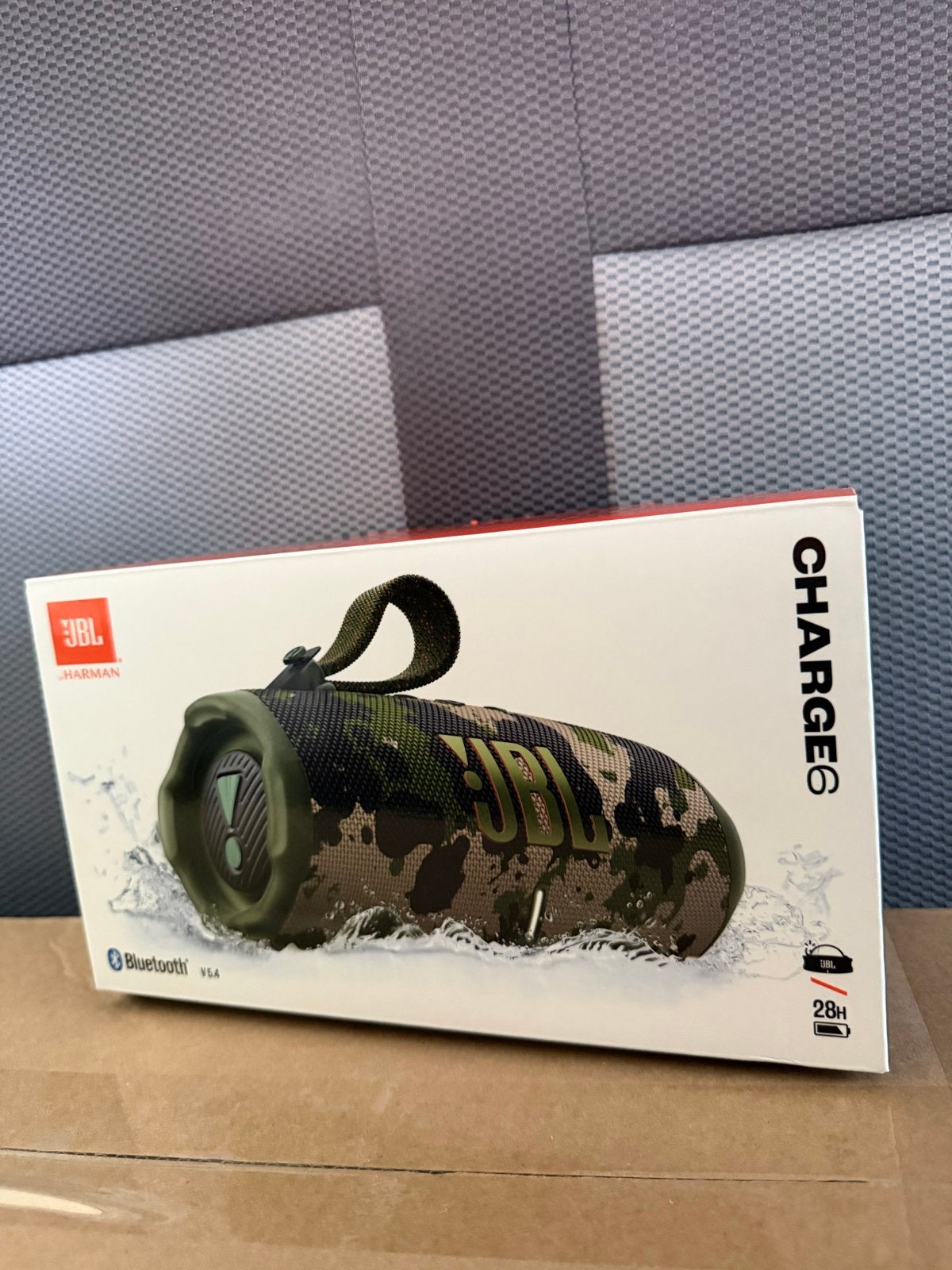 Foto 5 van JBL Charge 6 Draagbare Bluetooth Speaker Camouflage