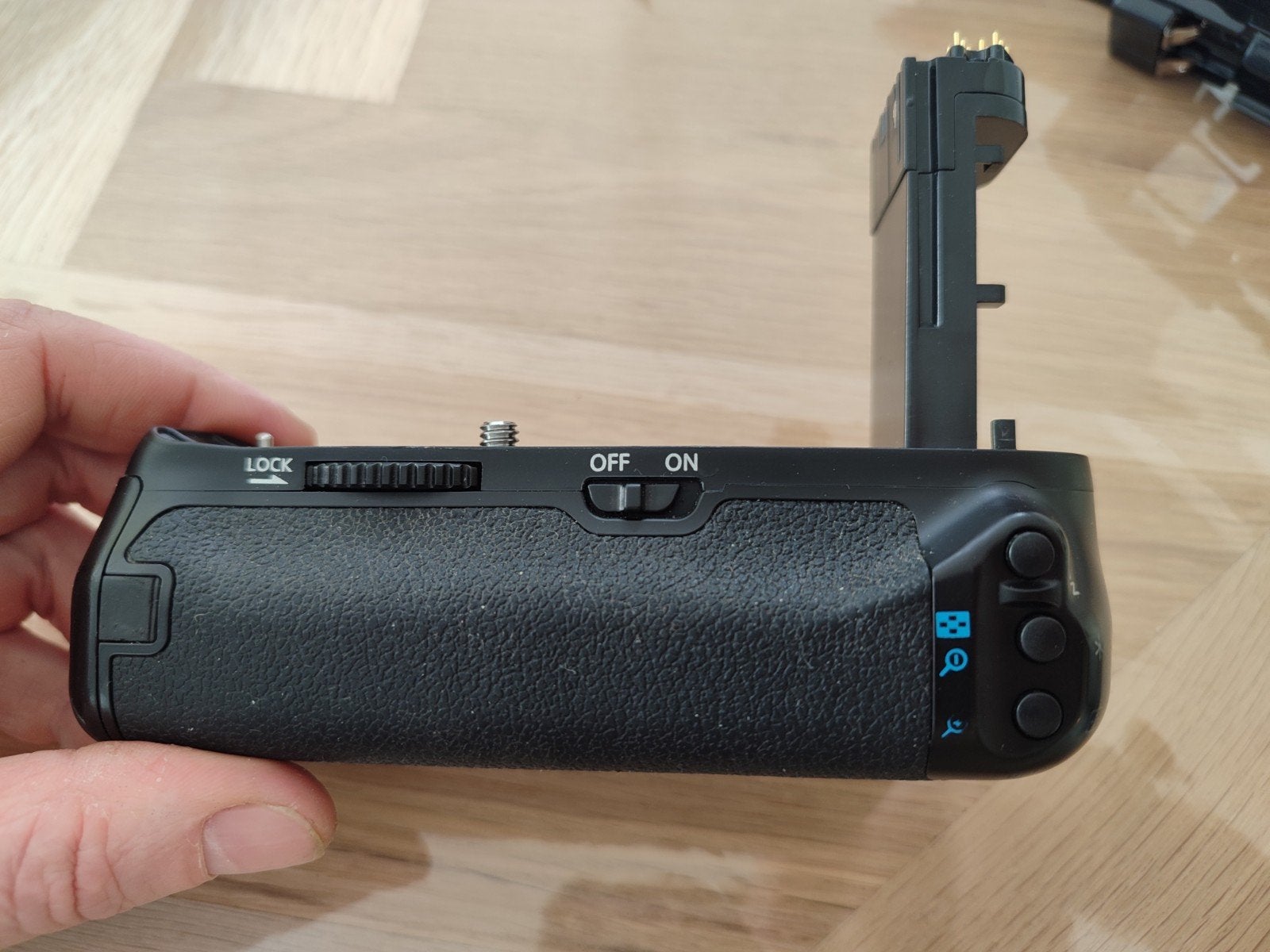 Batterijgrip voor Canon 7D Mark II - Accu/AA-batterijen, Gebruikt, Canon, Overige merken, Batterygrip