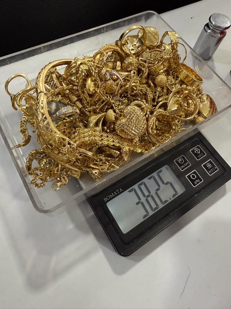 Goudbaren en Gouden Sieraden - 3825 gram puur goud, Postzegels en Munten, Edelmetalen en Baren, Verzenden