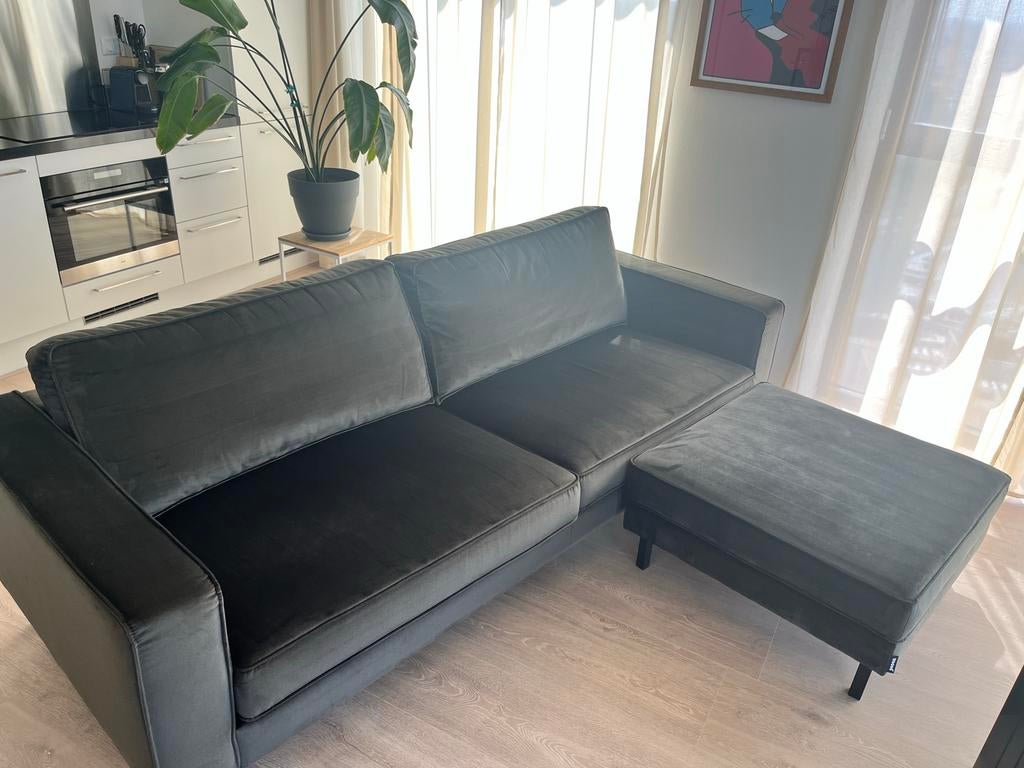 WOOOD Robin 3-zitsbank met hocker - Donkergroen velvet, Ophalen, Driepersoons, 75 tot 100 cm, Zo goed als nieuw