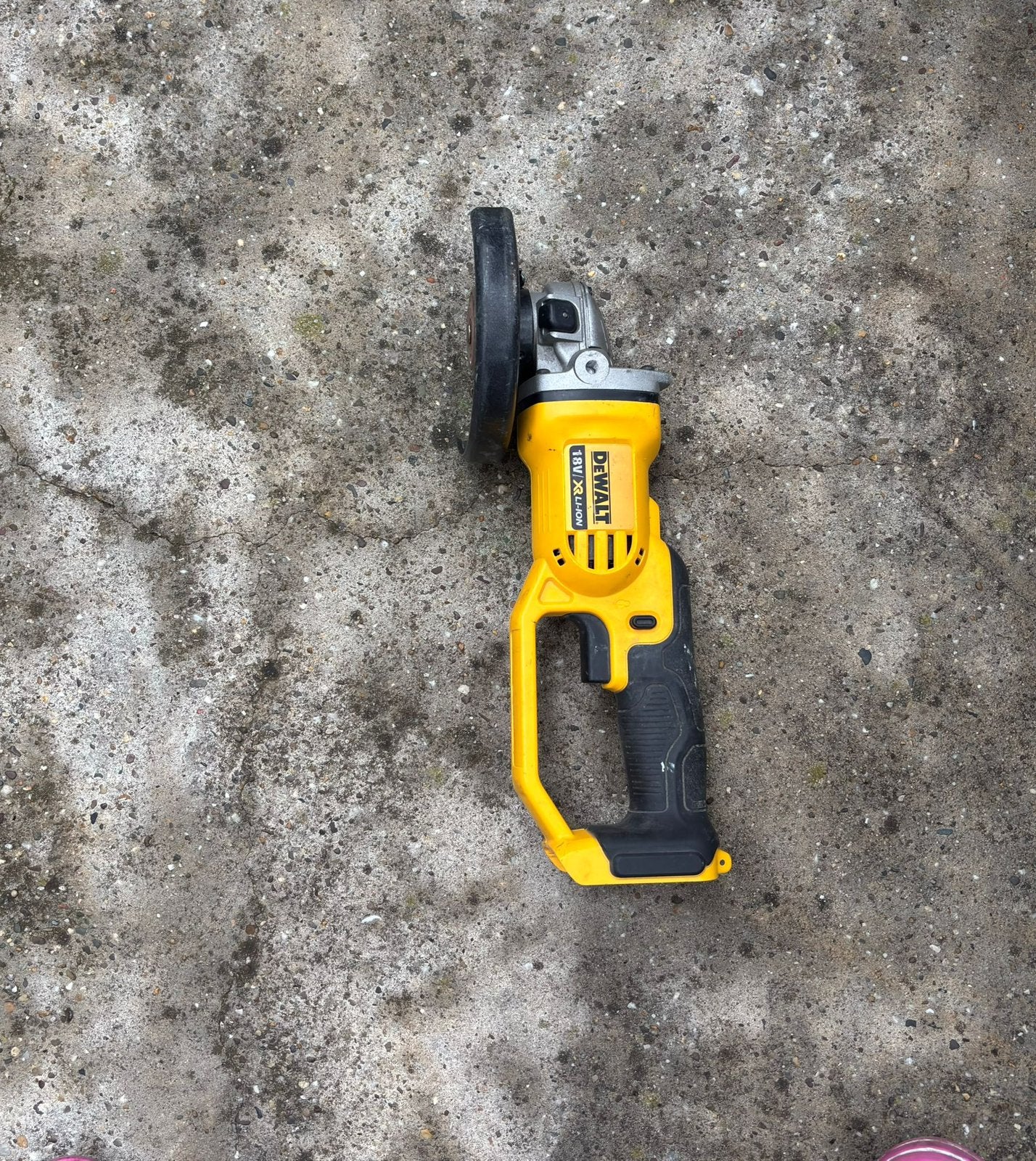 Foto 5 van DeWALT 18V haakse slijper