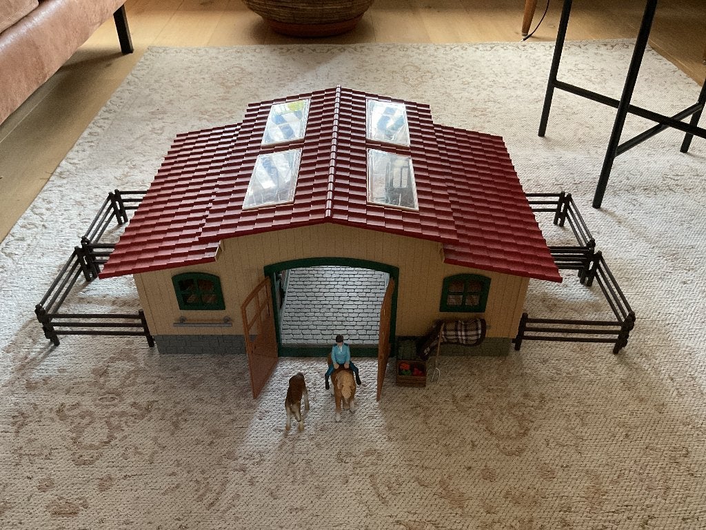 Schleich Farm World Paardenstal met paarden en accessoires, Ophalen, Zo goed als nieuw