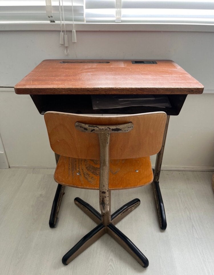 Bureau voor kids - vintage!, Huis en Inrichting, Bureaus, Ophalen, Zo goed als nieuw
