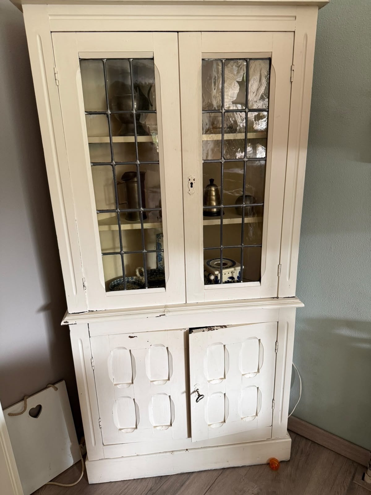Brocante vintage retro hoekkast vitrinekast wit, Ophalen, Gebruikt, 25 tot 50 cm, 50 tot 100 cm