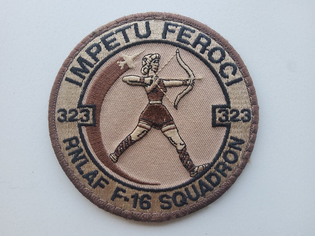 KLu RNLAF 323 SQN F-16 DESERT PATCH, Verzamelen, Verzenden, Zo goed als nieuw, Patch, Badge of Embleem