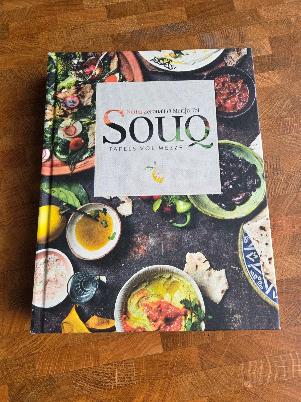 Souq: Tafels vol Mezze - Nadia Zerouali & Merijn Tol, Boeken, Voorgerechten en Soepen, Ophalen of Verzenden, Zo goed als nieuw
