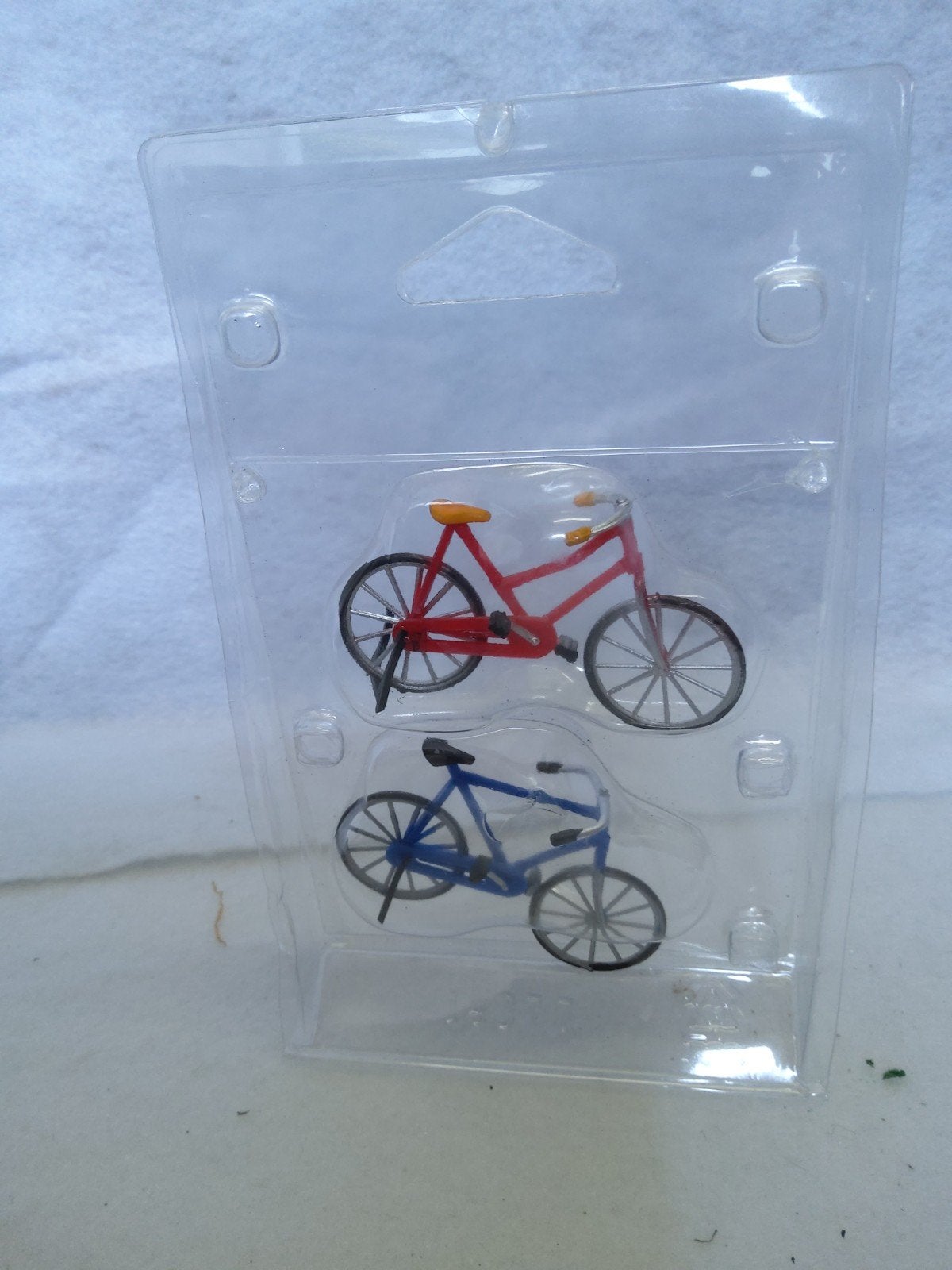 Lemax 14377 Miniatuur Fietsen (Set van 2)  B2, Ophalen of Verzenden, Zo goed als nieuw