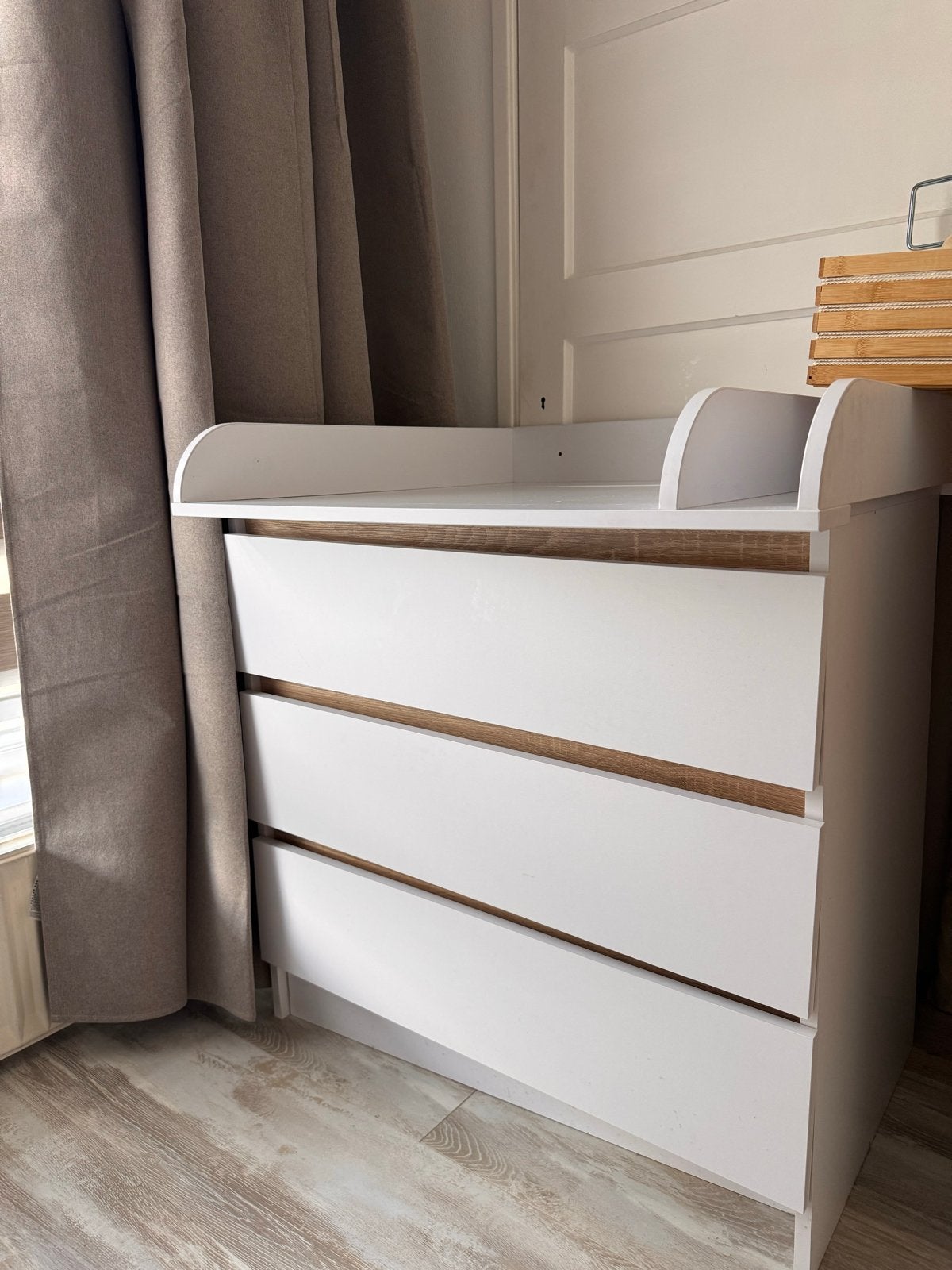 MOET WEG. Witte commode met 3 lades, Ophalen, Gebruikt, 50 tot 70 cm, 75 tot 100 cm
