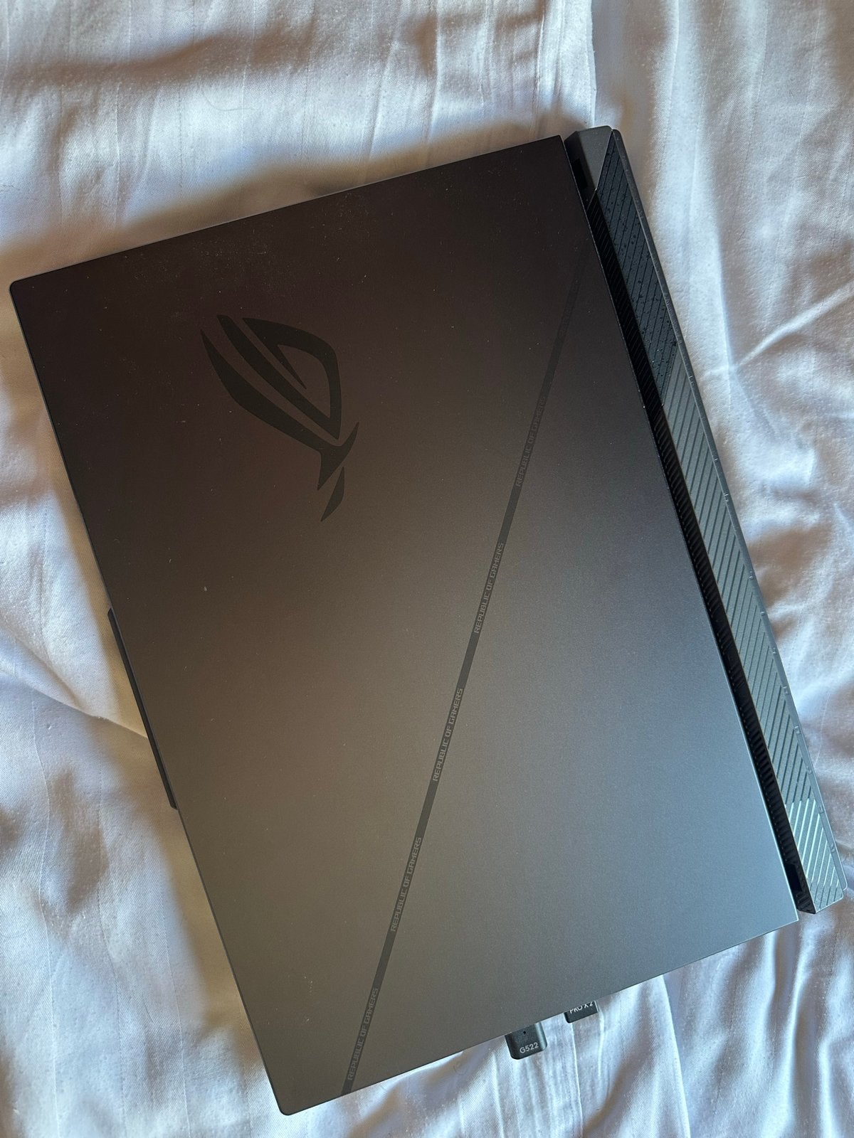 ASUS ROG Strix G16 (i9-14900HX, RTX 4070, 32GB RAM), Met videokaart, Ophalen of Verzenden, Zo goed als nieuw, Gaming